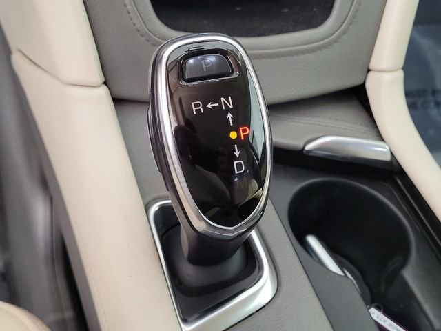 Used 2017 Cadillac XT5 Luxury w/ Driver Awareness Package image 19