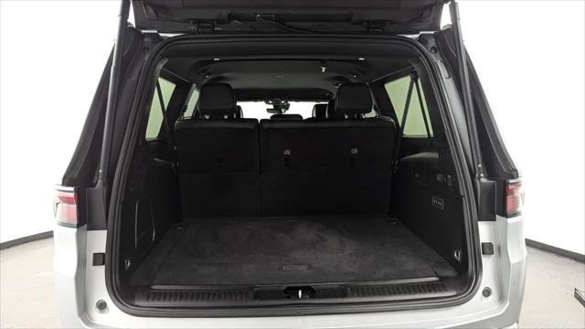 Used 2024 Jeep Wagoneer L Series II RWD image 19