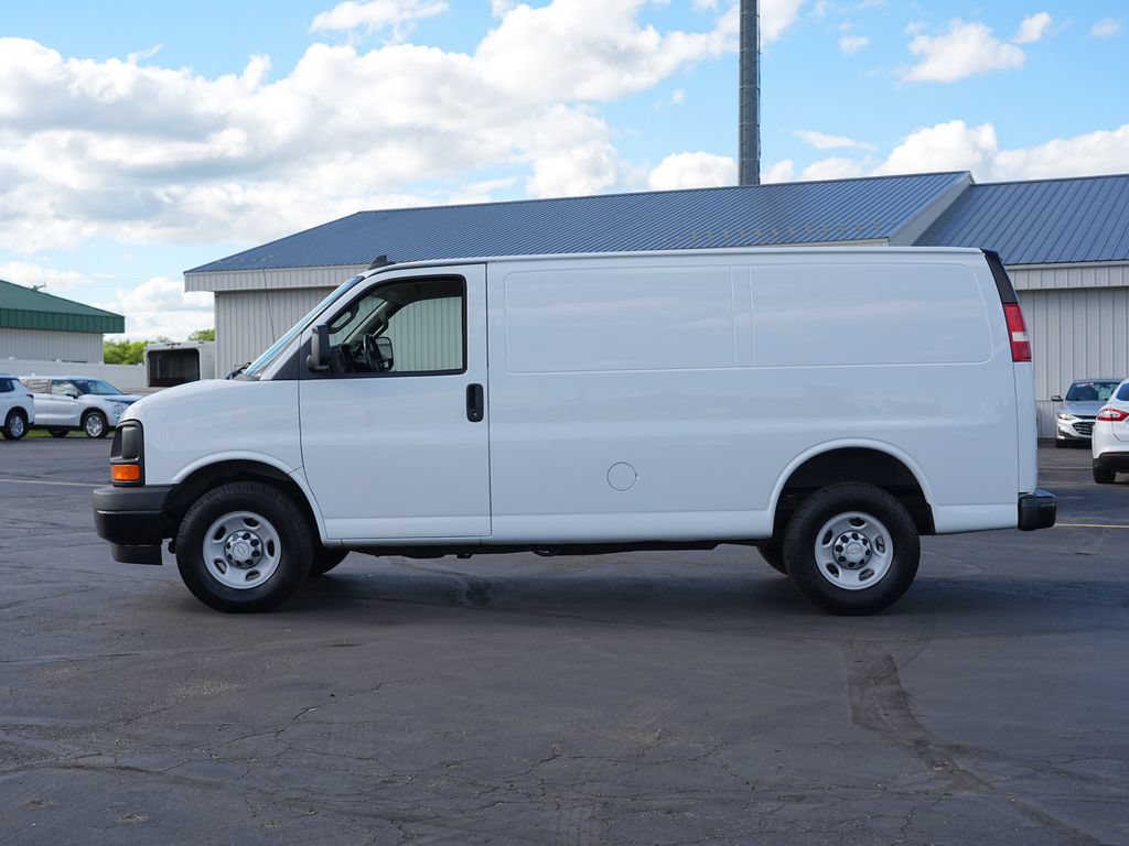 Used 2017 Chevrolet Express 2500 RWD image 6