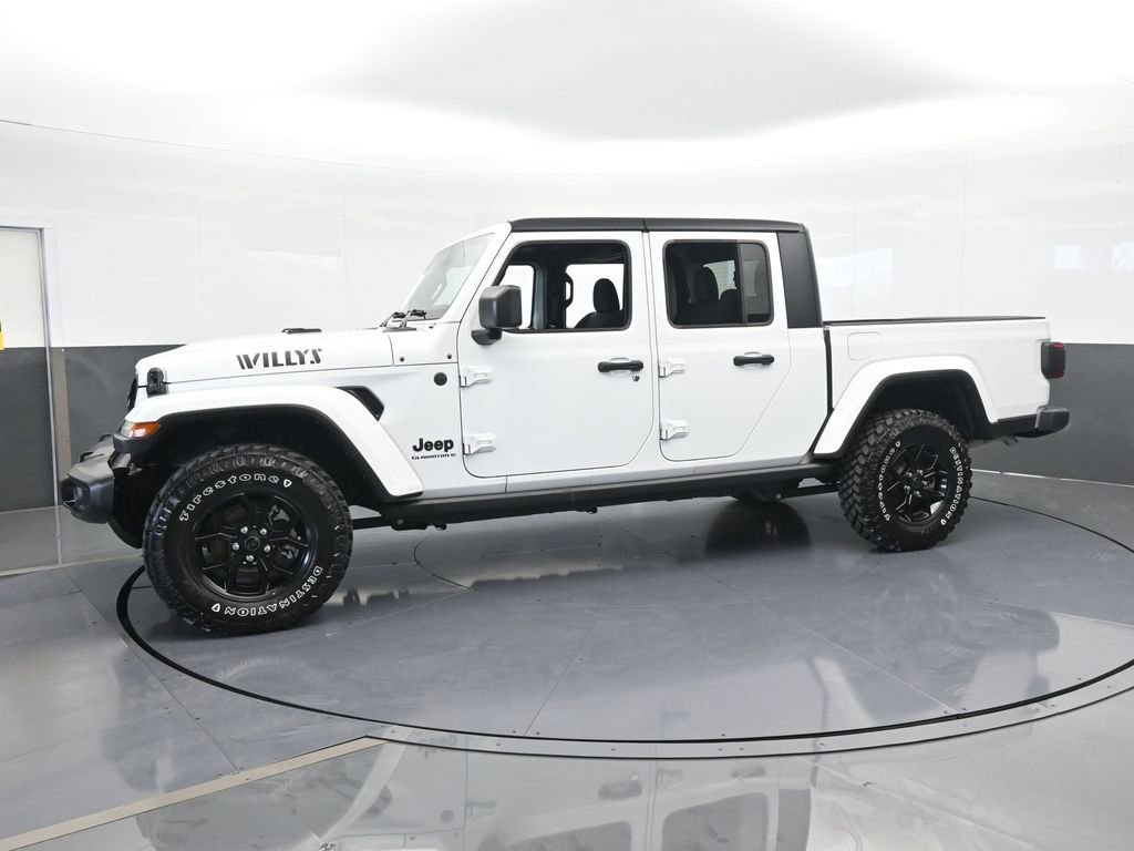 Used 2024 Jeep Gladiator Sport image 2