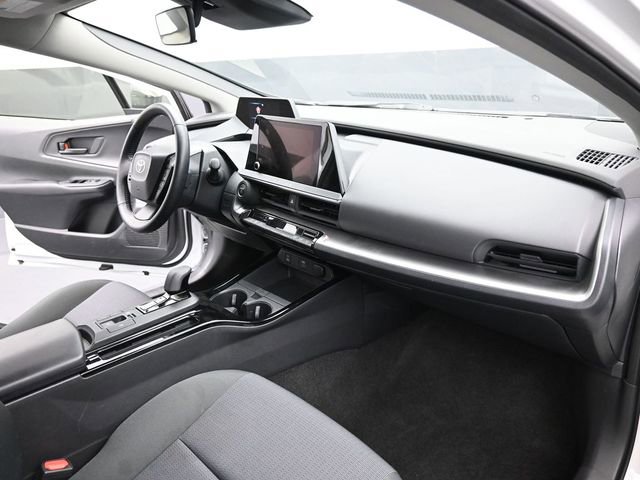 Used 2025 Toyota Prius LE image 25