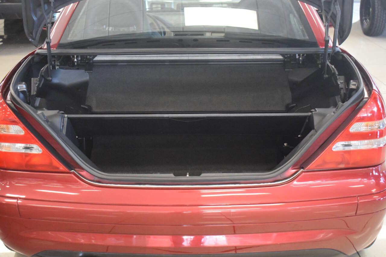 Used 2004 Mercedes-Benz SLK 230 image 35