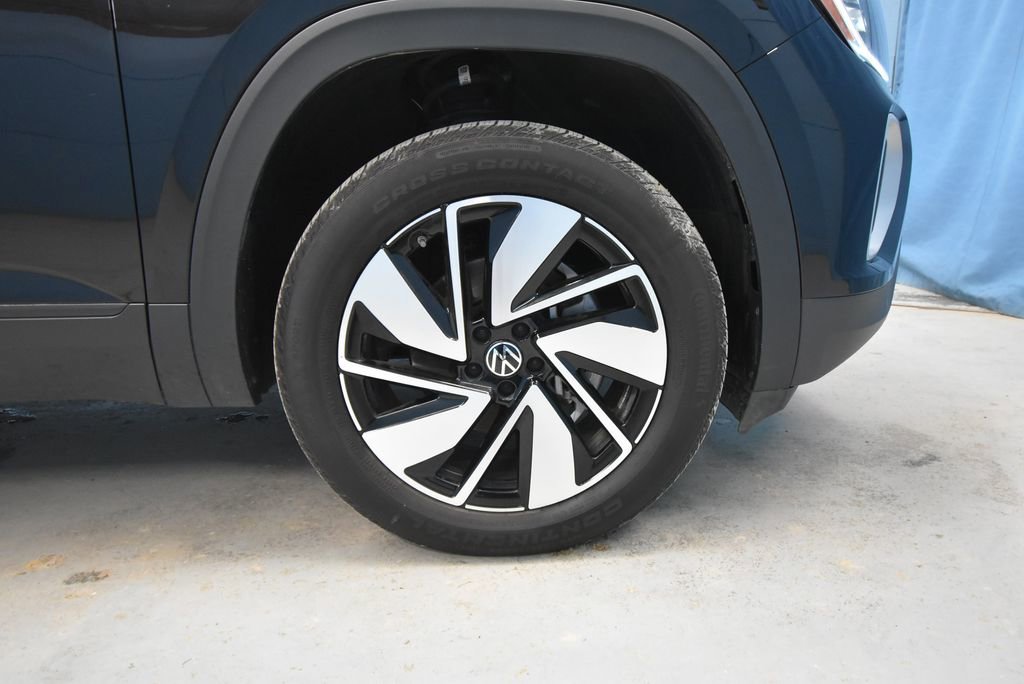 Used 2024 Volkswagen Atlas SE w/ Black Wheel Package image 38