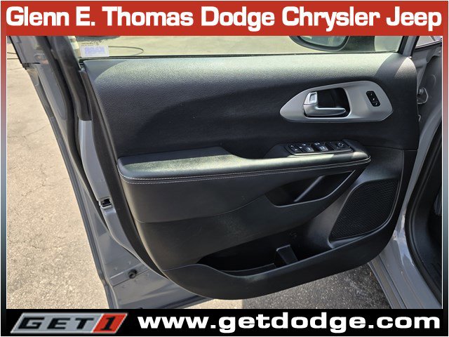 Certified 2023 Chrysler Pacifica Touring-L w/ S Appearance Package image 24