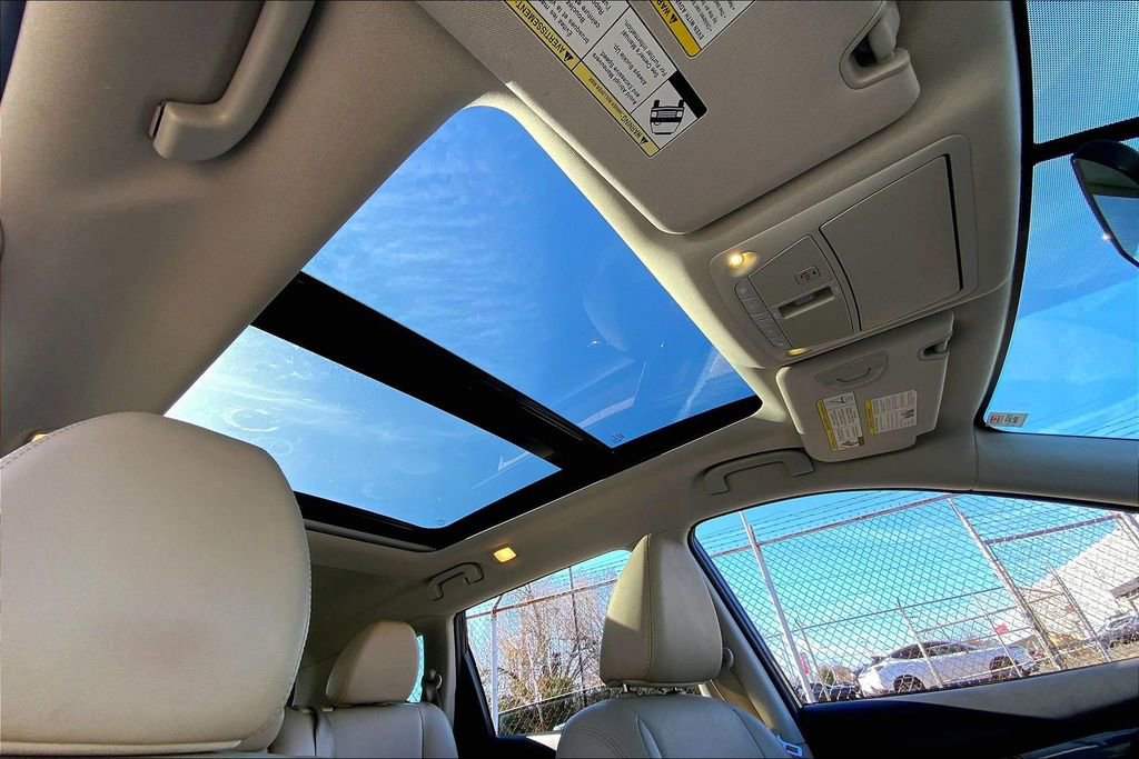 Used 2016 Nissan Rogue SL w/ SL Premium Package image 19