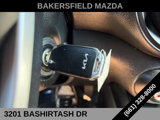 Used 2025 Kia Soul LX w/ LX Technology Package FWD image 25
