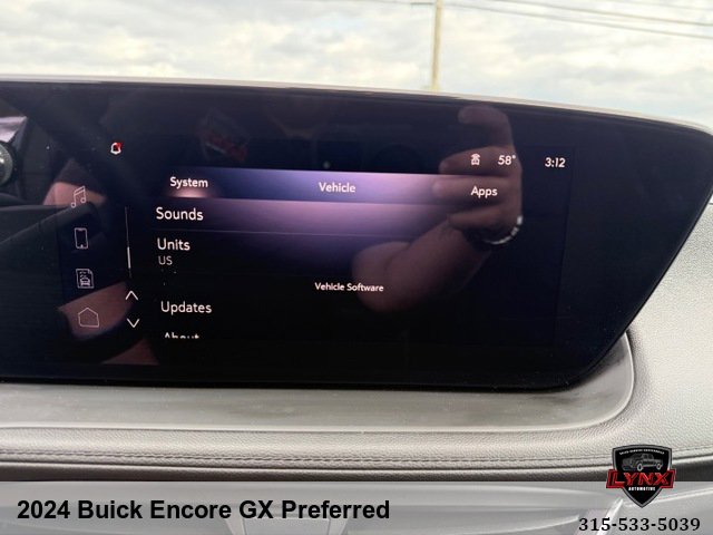 Used 2024 Buick Encore GX Preferred AWD/4WD image 18
