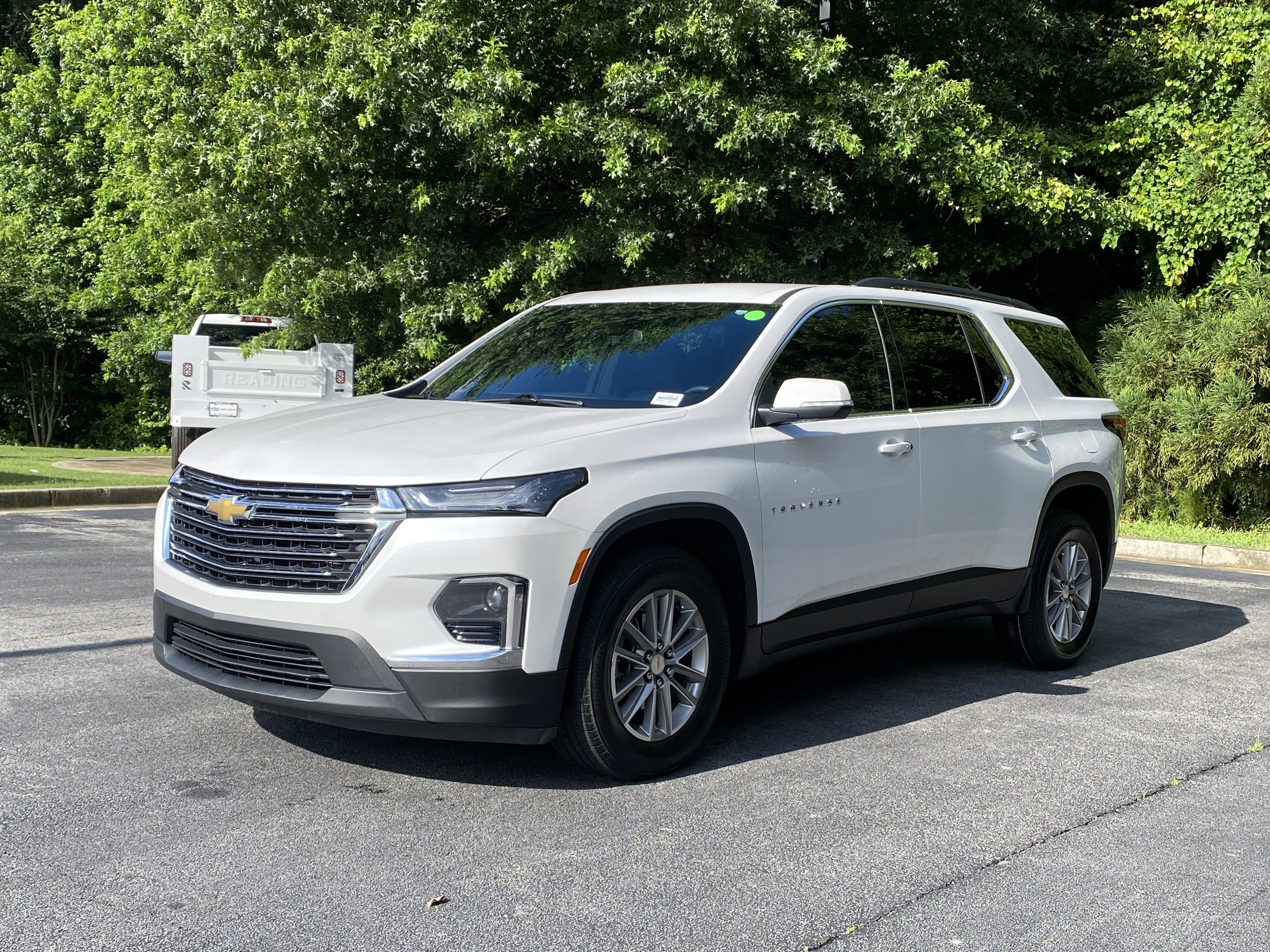 Used 2023 Chevrolet Traverse LT FWD image 5