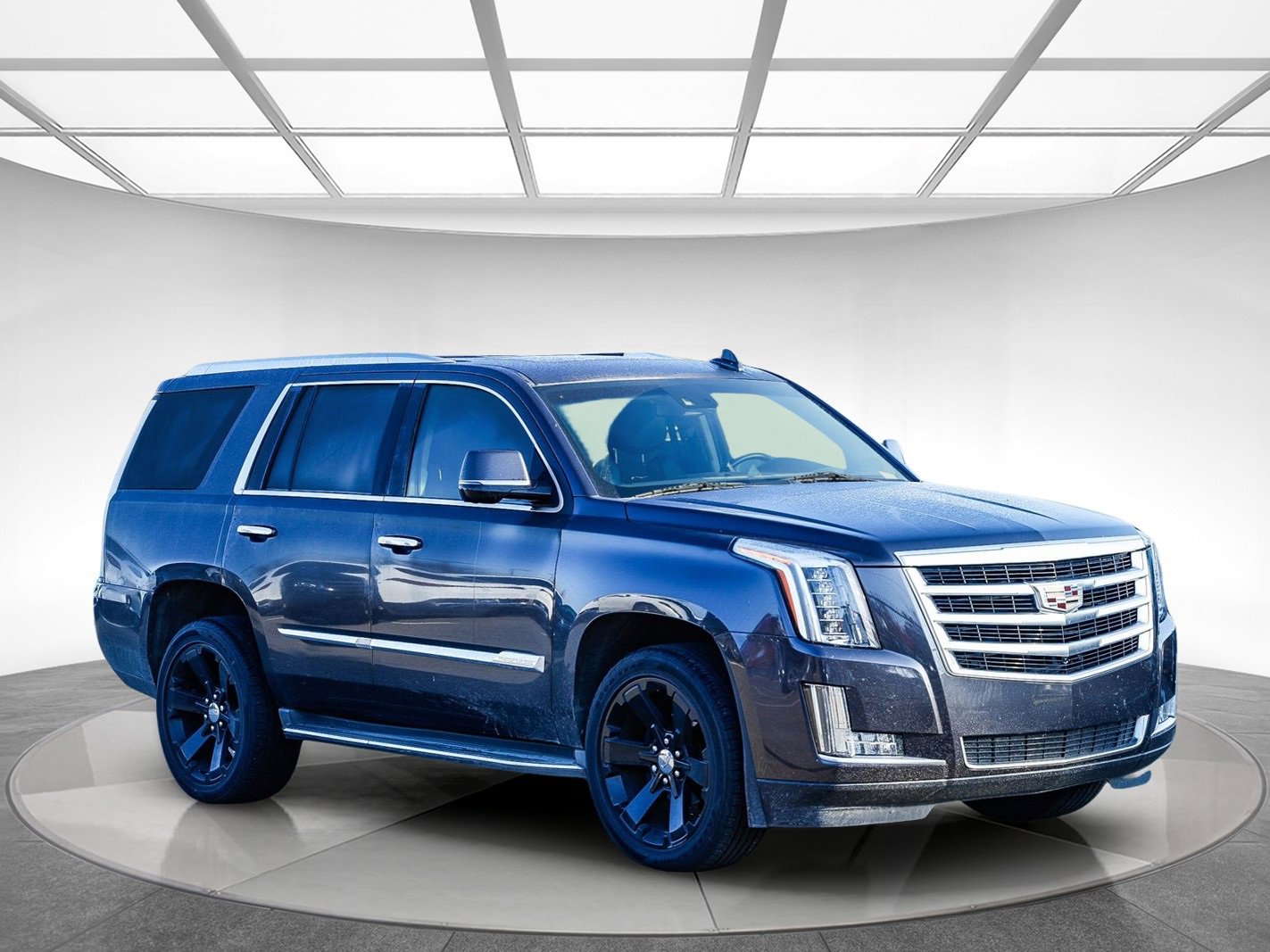 Used 2015 Cadillac Escalade Luxury image 4