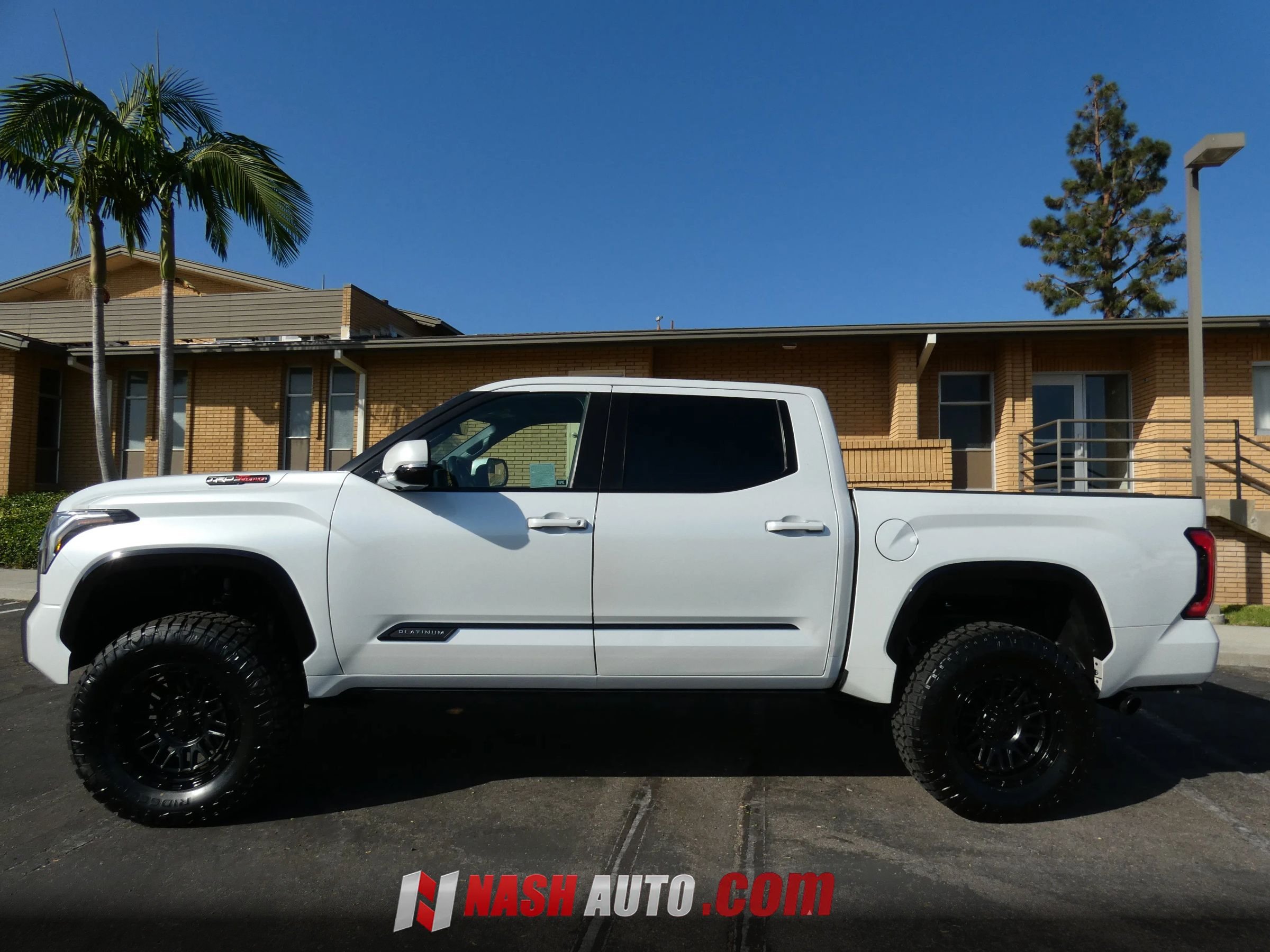 Used 2024 Toyota Tundra Platinum AWD/4WD image 15