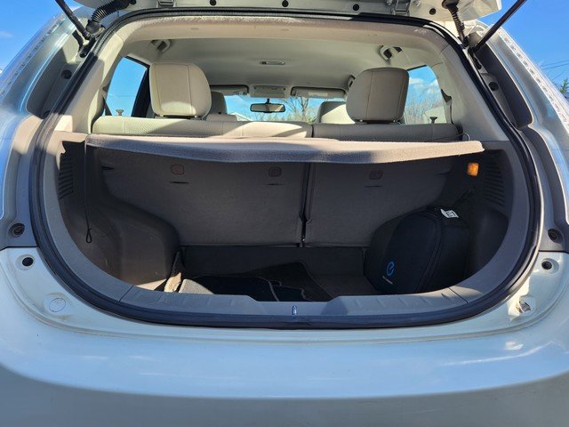 Used 2014 Nissan Leaf SV image 25