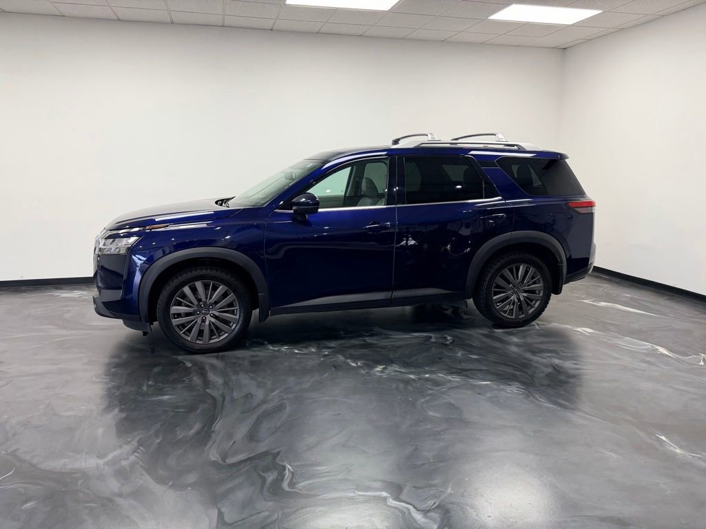 Used 2022 Nissan Pathfinder SL AWD/4WD image 4