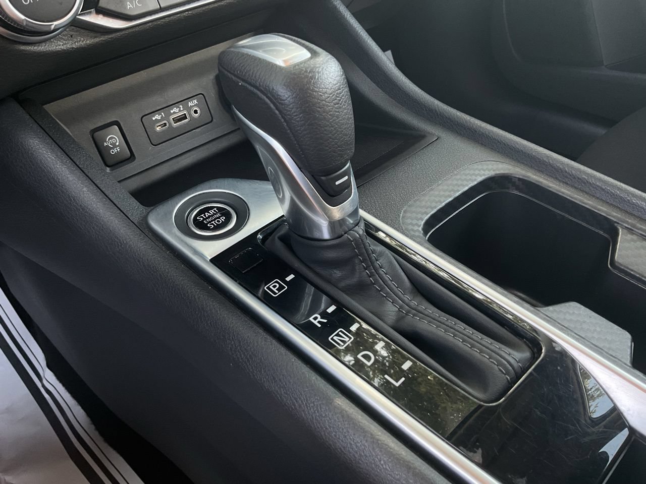 Used 2025 Nissan Sentra SV FWD image 17