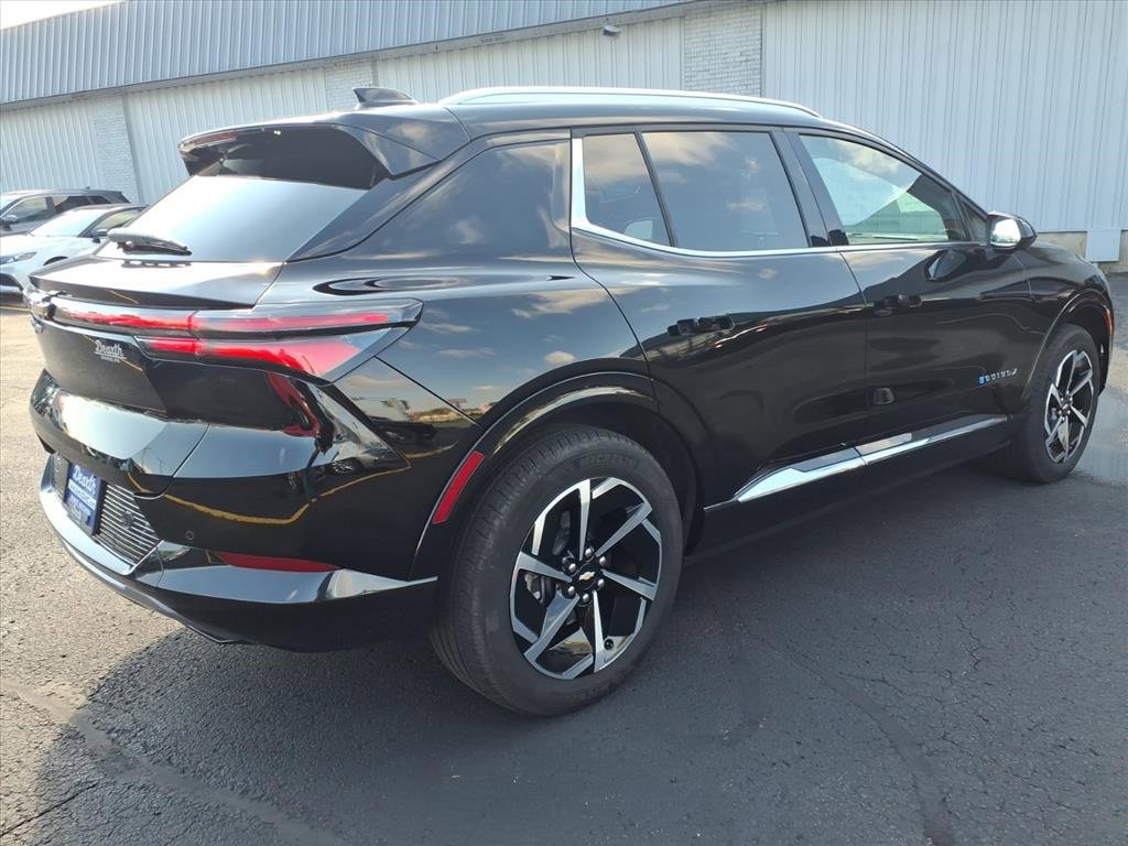 Used 2024 Chevrolet Equinox EV LT image 3