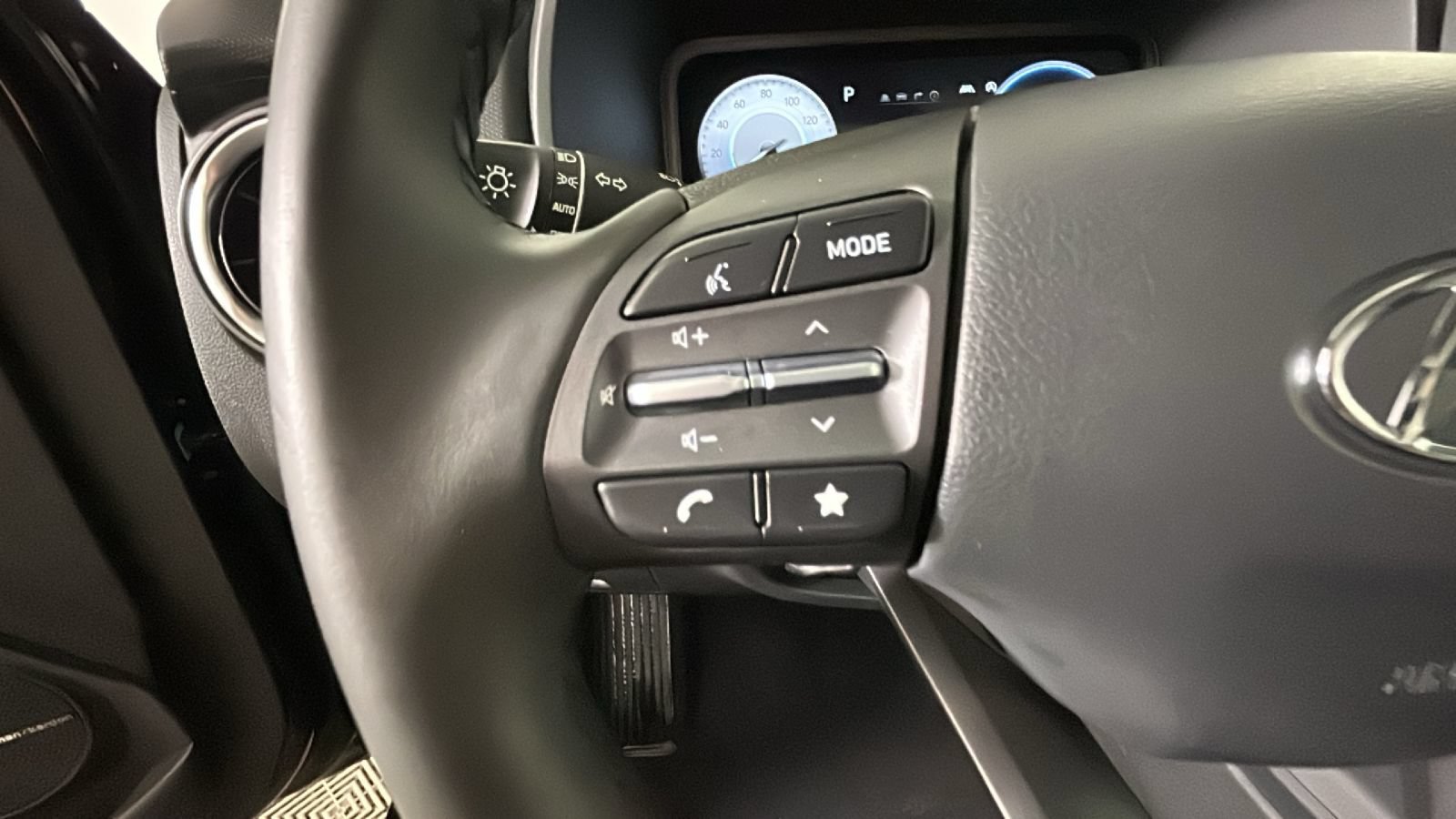 Used 2023 Hyundai Kona Limited AWD/4WD image 20