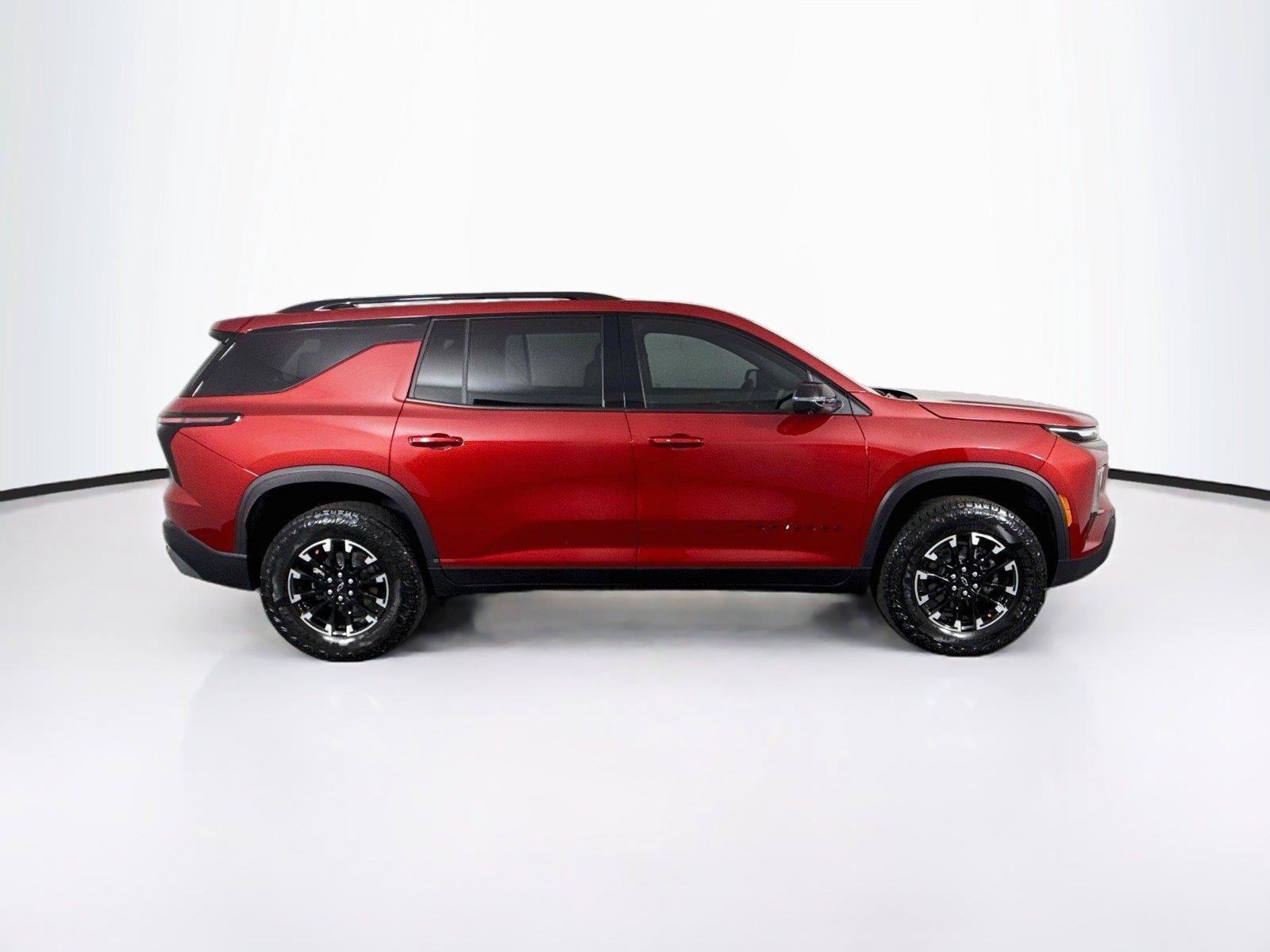 Used 2025 Chevrolet Traverse Z71 w/ Driver Confidence Package AWD/4WD image 11
