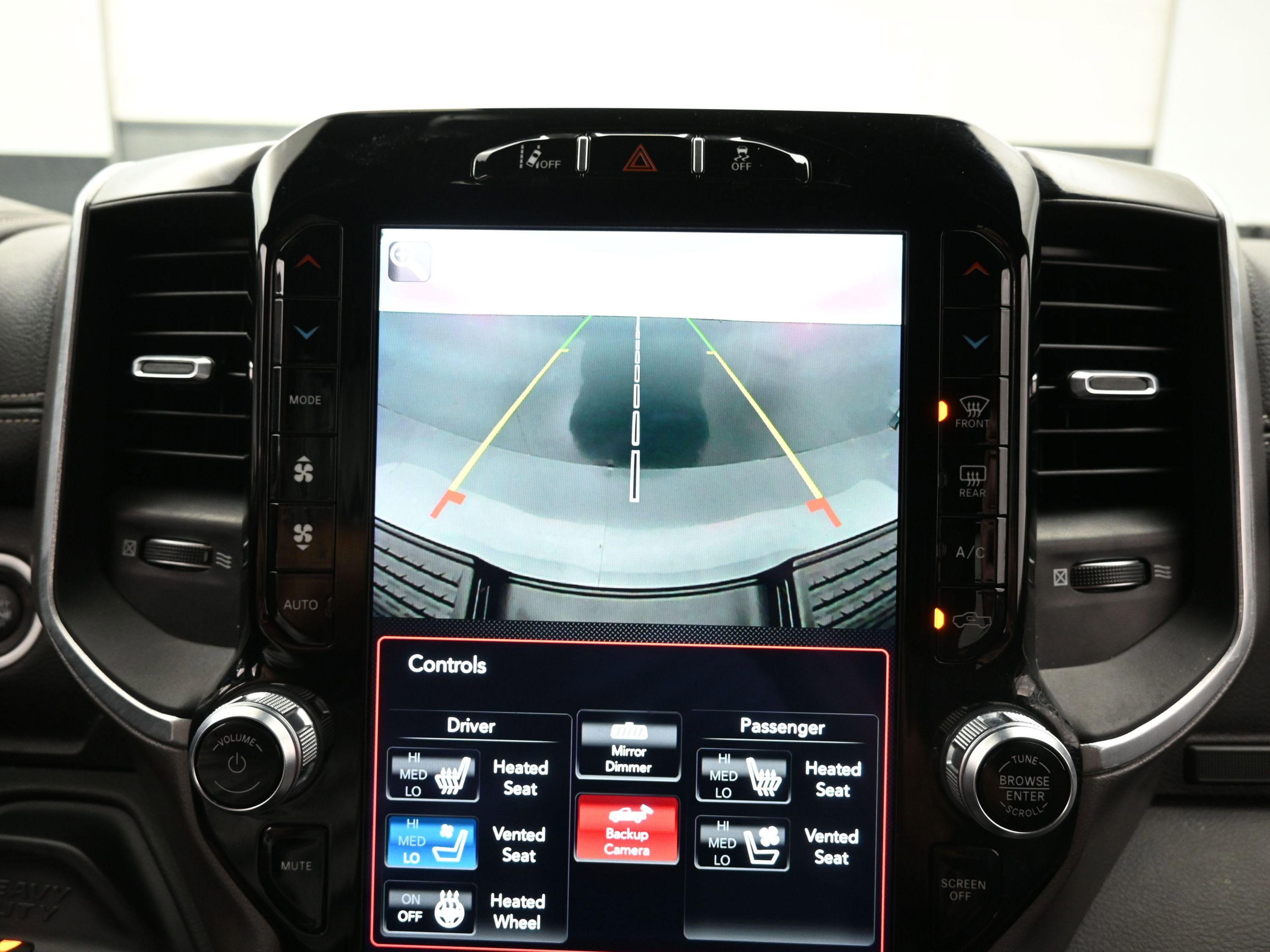 Used 2020 RAM 2500 Laramie w/ Night Edition image 31