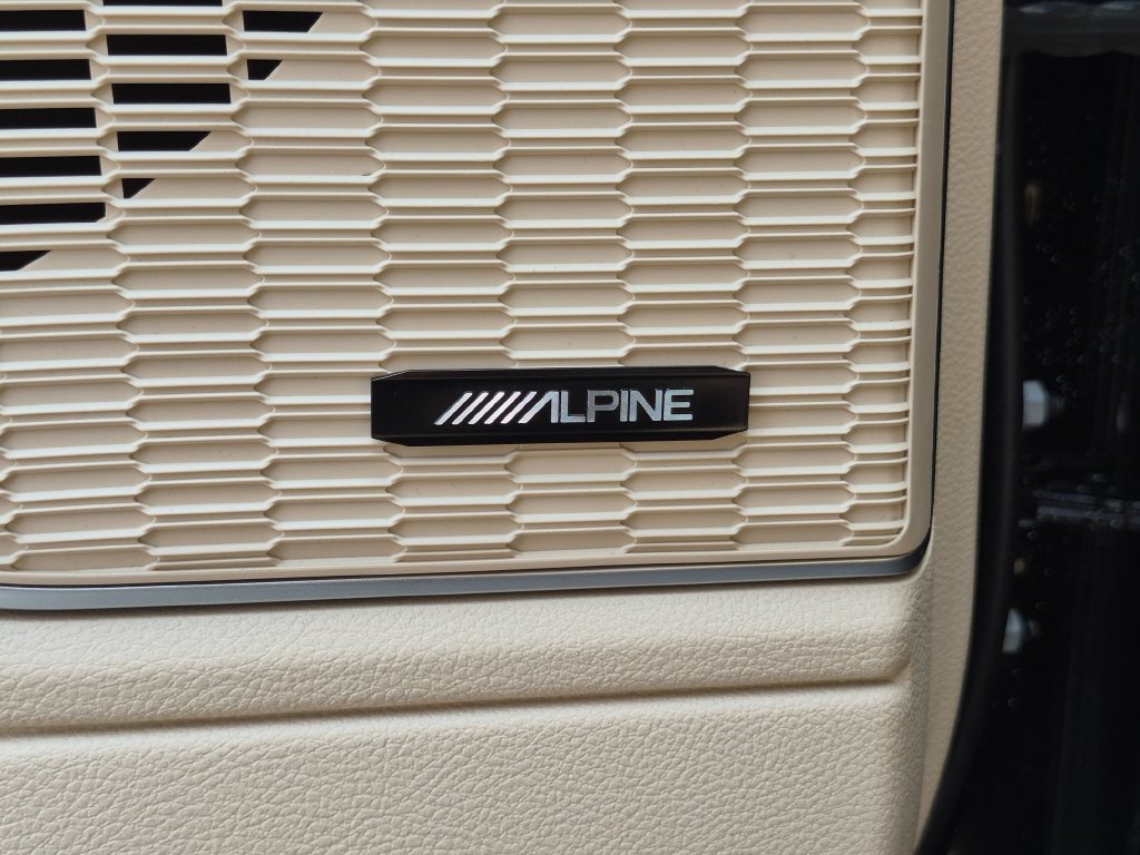 Used 2023 Jeep Grand Cherokee 4WD 4xe image 10