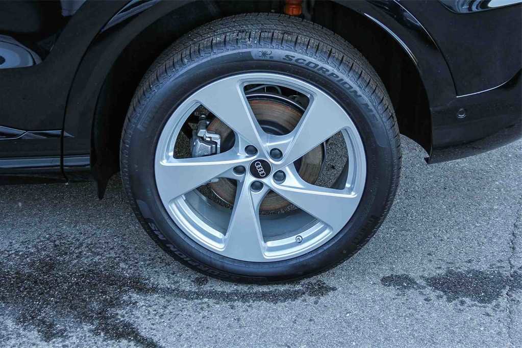 New 2025 Audi Q5 Premium Plus image 10