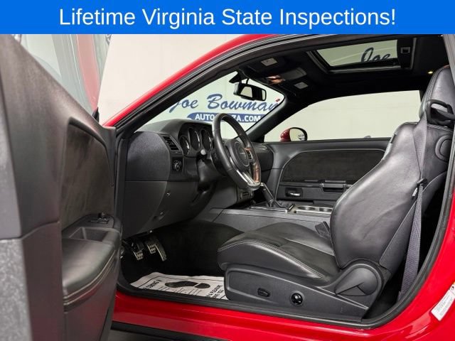 Used 2012 Dodge Challenger SRT8 w/ Premium Sound Group RWD image 10