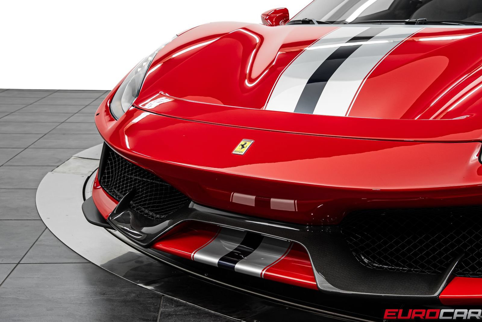 Used 2019 Ferrari 488 Pista Coupe RWD image 14