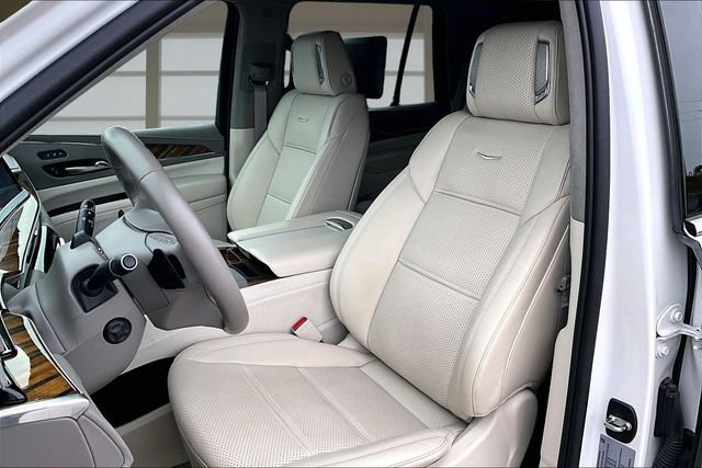 Used 2023 Cadillac Escalade Premium Luxury Platinum w/ LPO, Radiant Package AWD/4WD image 24
