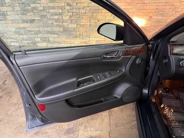 Used 2015 Chevrolet Impala LTZ FWD image 11