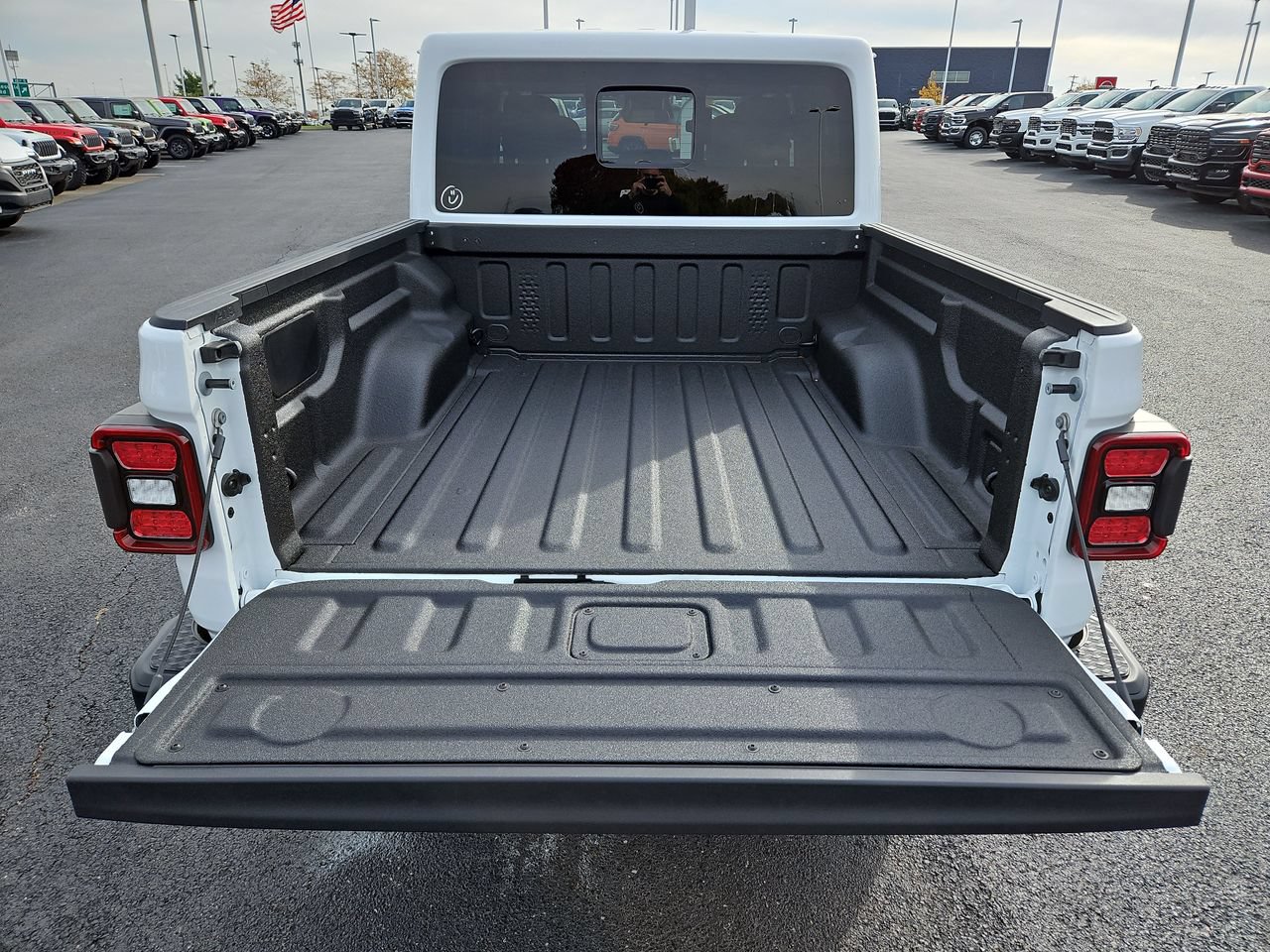 New 2026 Jeep Gladiator Sport AWD/4WD image 7