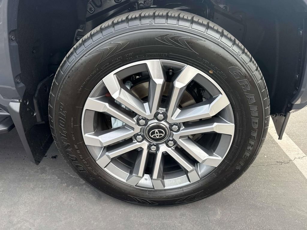 Used 2025 Toyota 4Runner Limited image 33