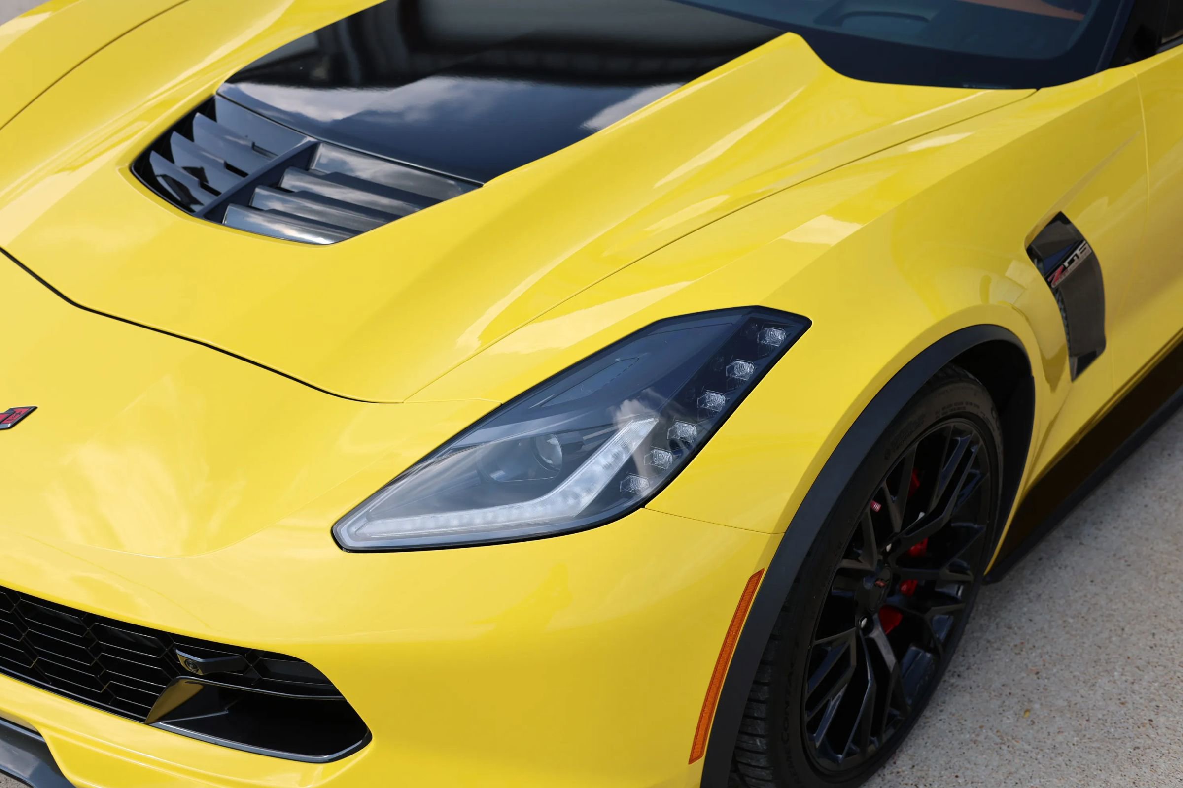 Used 2016 Chevrolet Corvette Z06 w/ 2LZ Preferred Equipment Group image 21