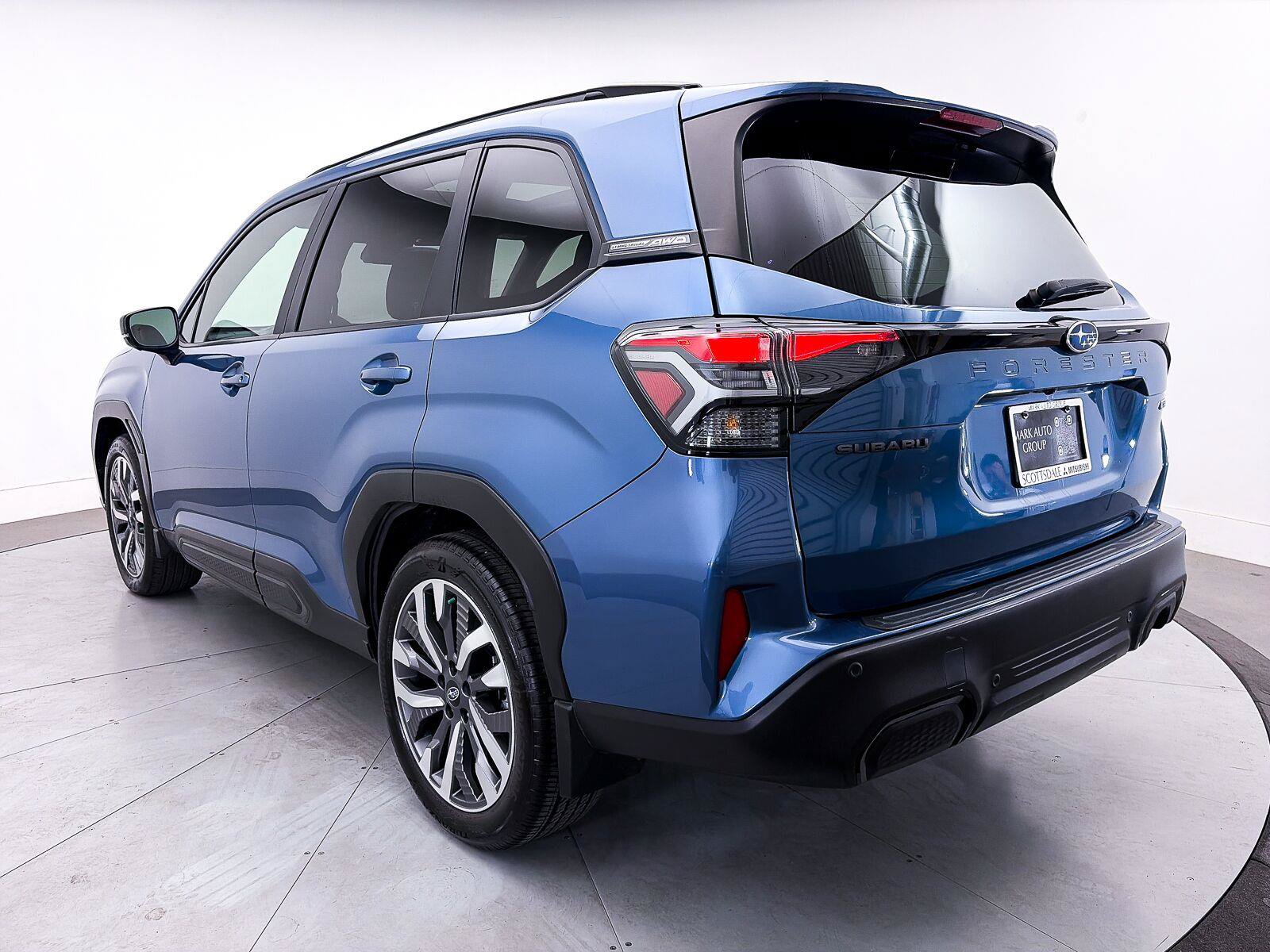 Used 2025 Subaru Forester Touring w/ Popular Package - Touring AWD/4WD image 16