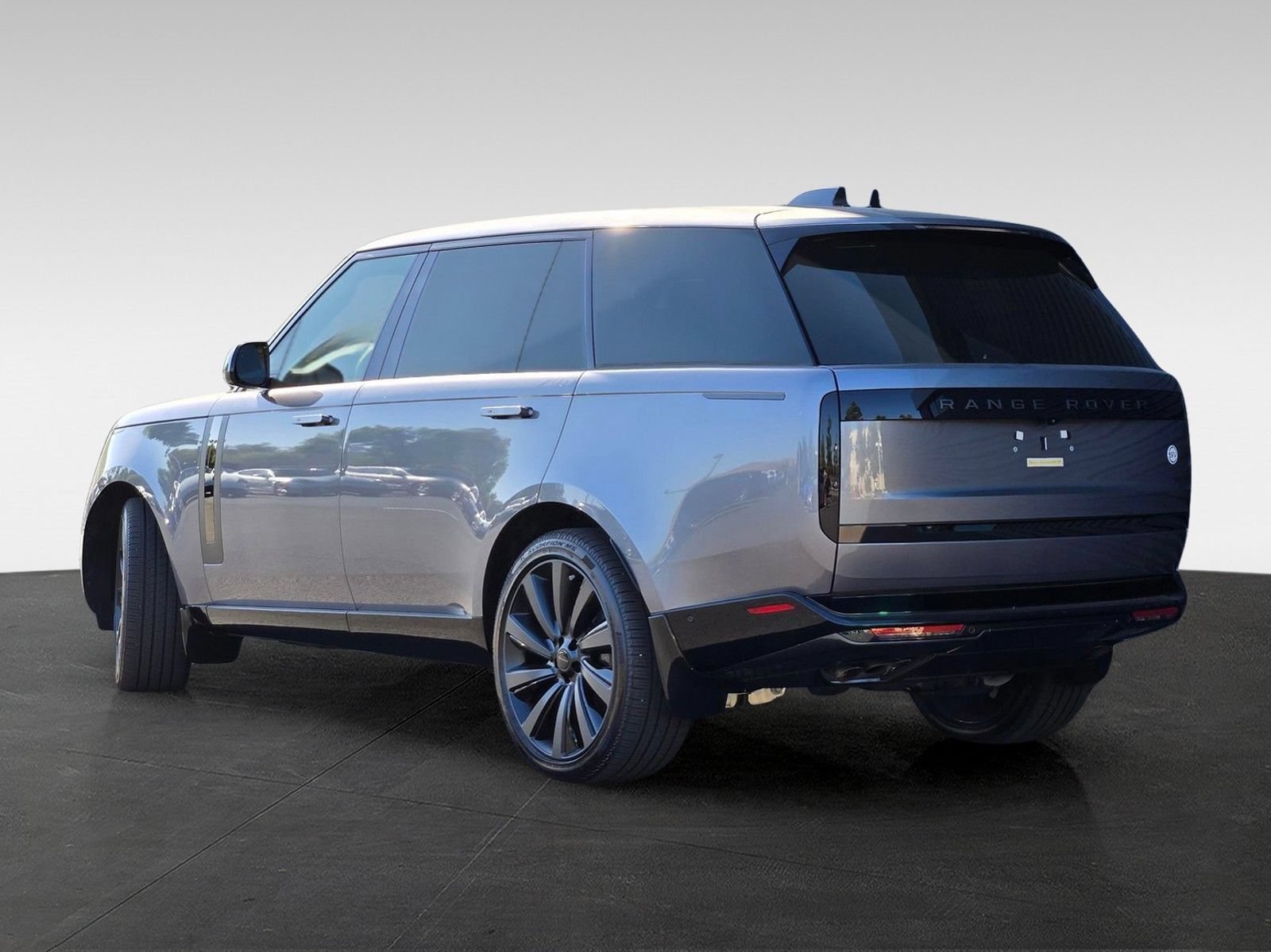 New 2026 Land Rover Range Rover SV AWD/4WD image 5