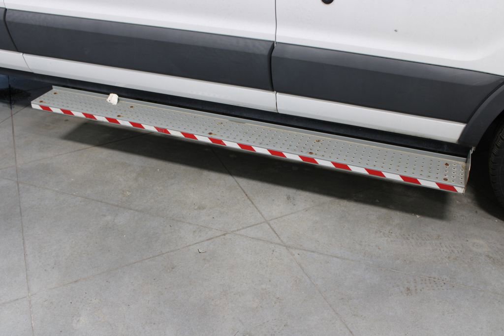 Used 2018 Ford Transit 350 XL image 12