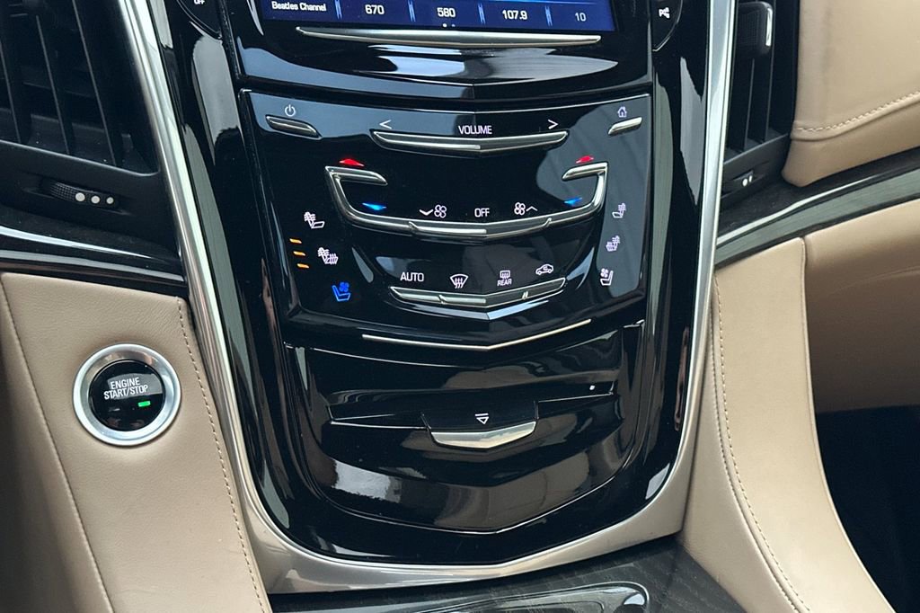 Used 2020 Cadillac Escalade Platinum AWD/4WD image 23