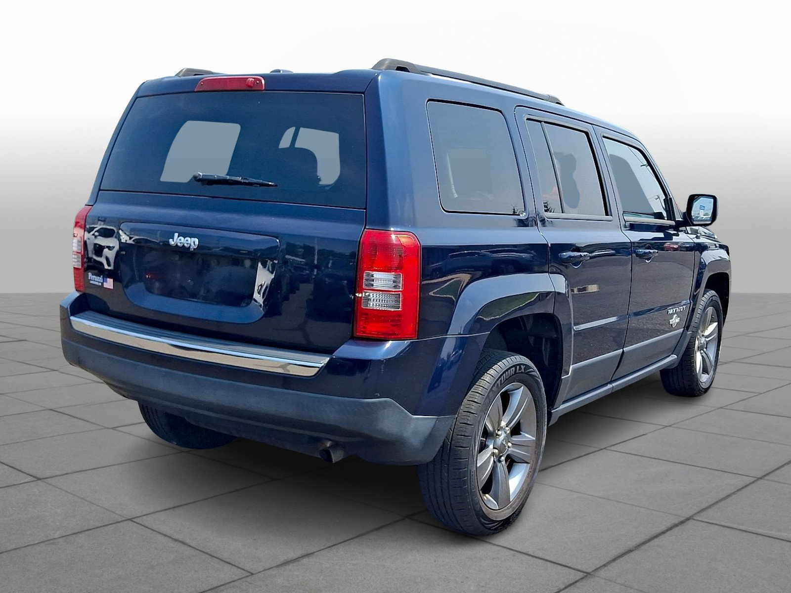 Used 2014 Jeep Patriot Latitude w/ Freedom Edition Package FWD image 7