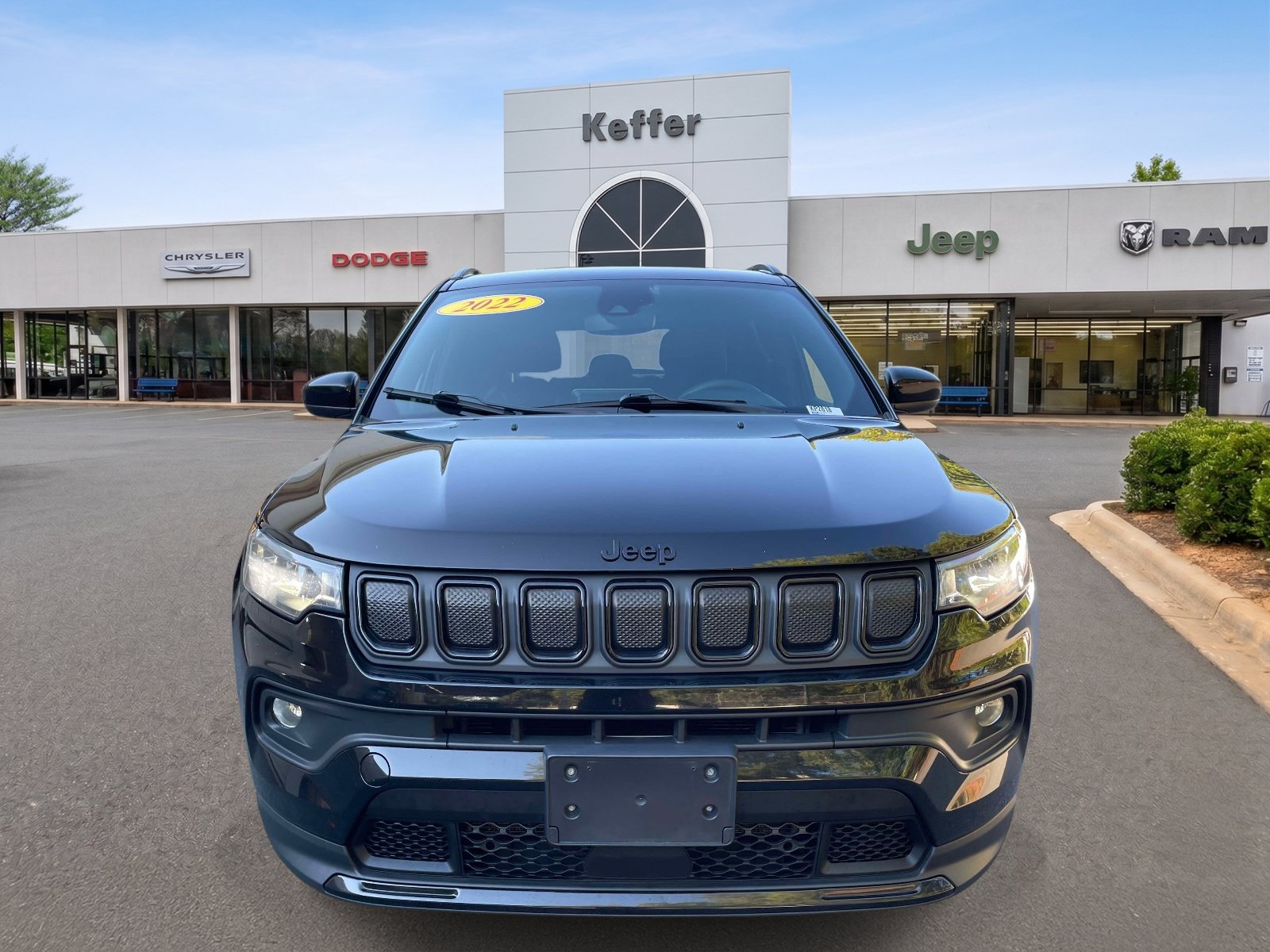 Used 2022 Jeep Compass Latitude AWD/4WD image 2