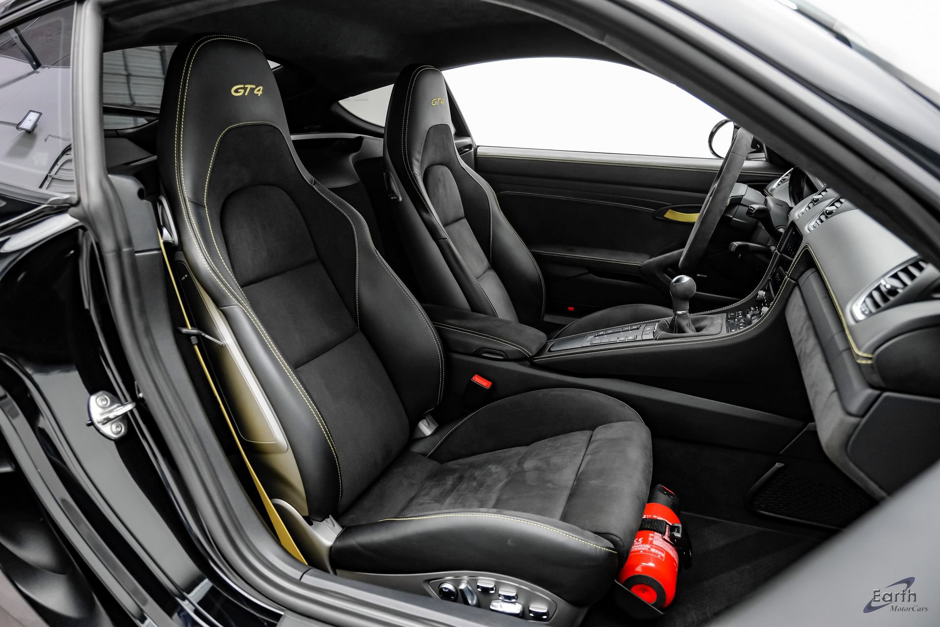 Used 2021 Porsche 718 Cayman GT4 RWD image 54