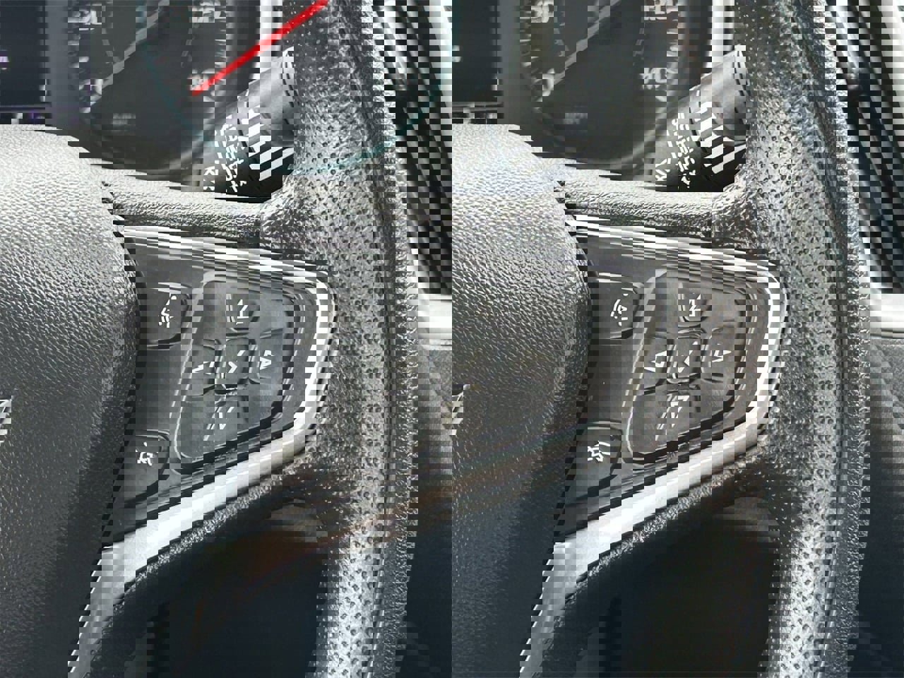 Used 2024 Chevrolet Malibu LT image 25