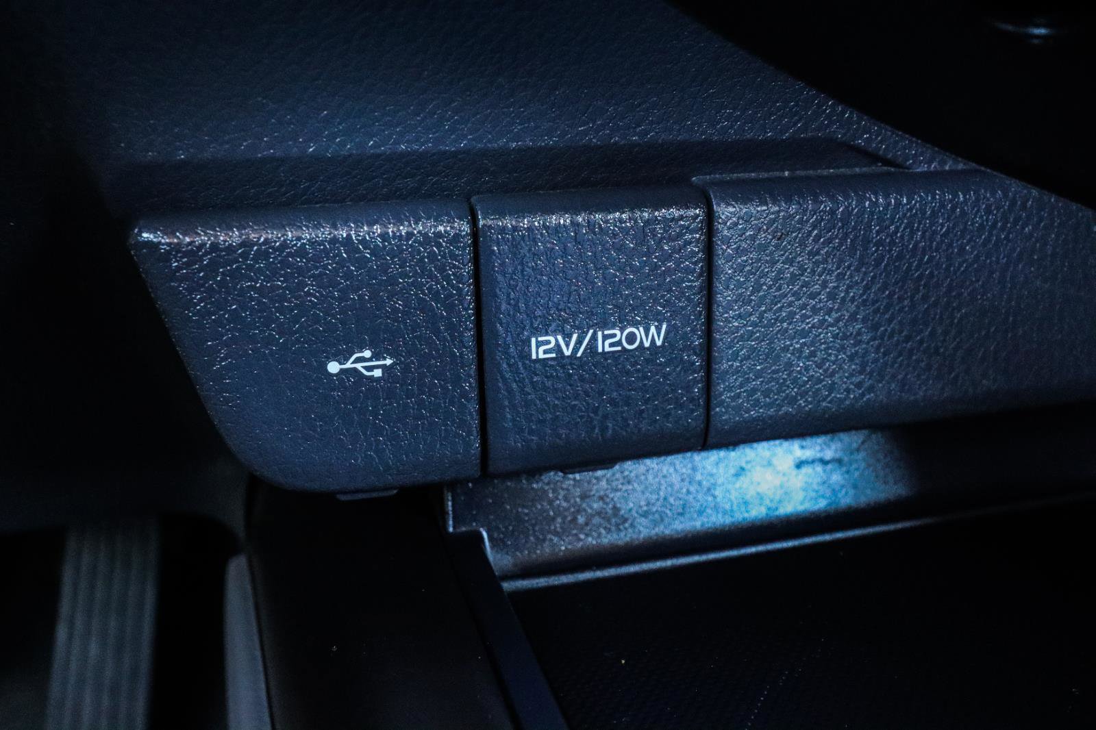 Used 2022 Toyota Camry LE FWD image 11