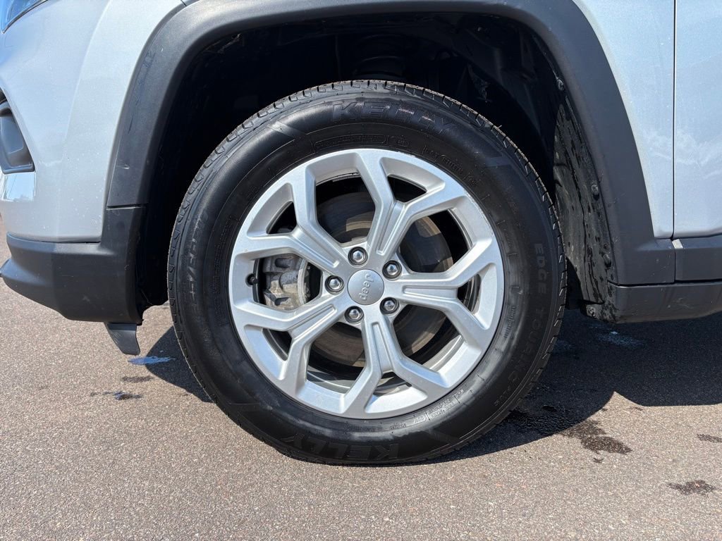 Used 2024 Jeep Compass Latitude AWD/4WD image 9