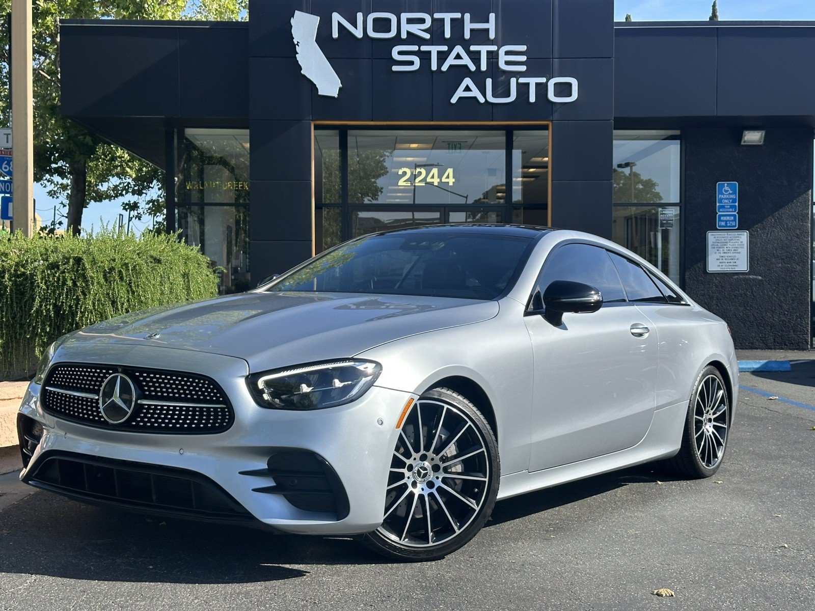 Used 2022 Mercedes-Benz E 450 Coupe image 2