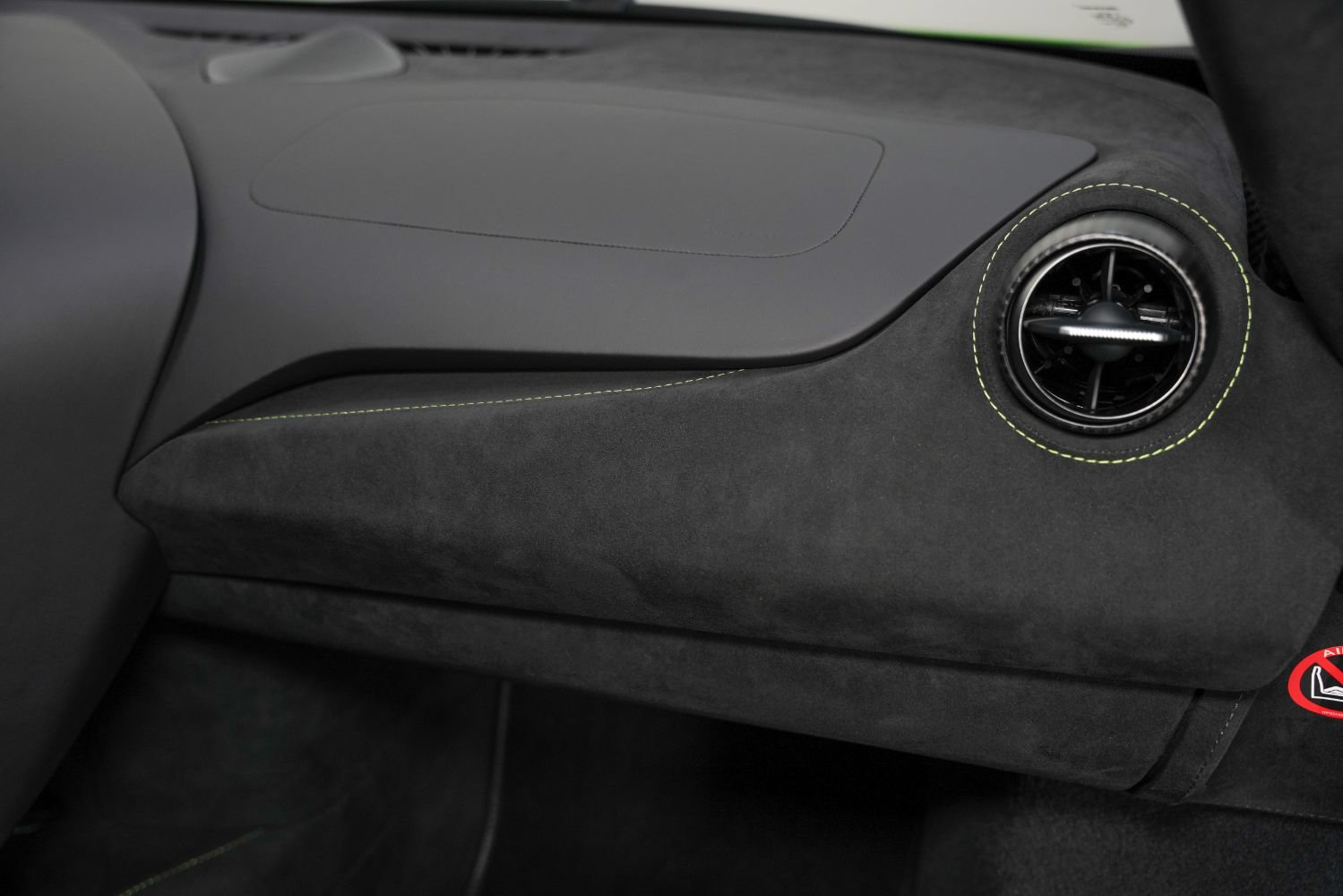 Used 2024 McLaren 750S Spider RWD image 36