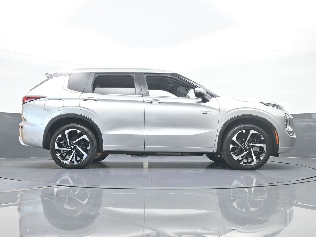 Used 2023 Mitsubishi Outlander SEL image 76