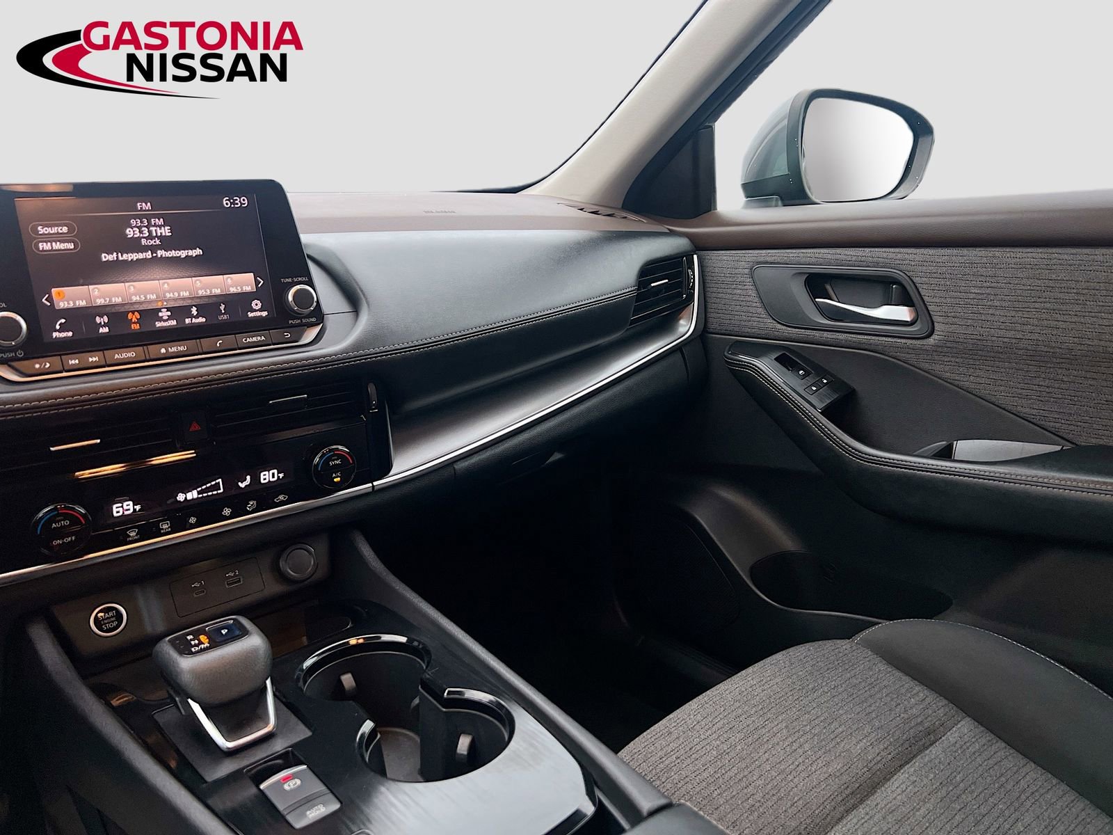 Used 2023 Nissan Rogue SL w/ SL Premium Package image 30