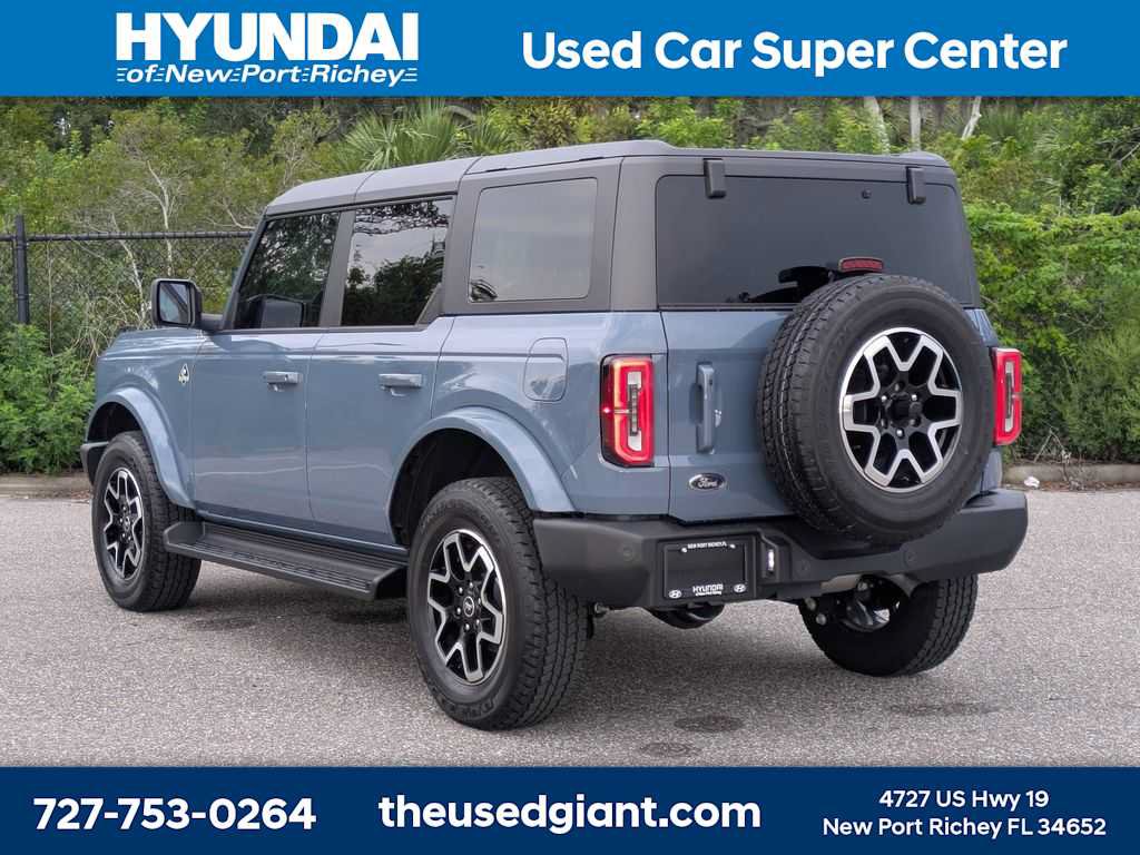 Used 2025 Ford Bronco Outer Banks AWD/4WD image 3