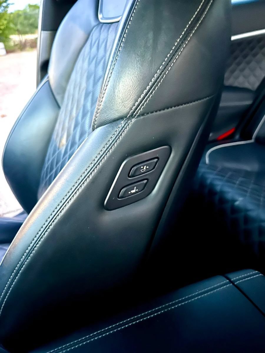 Used 2019 Genesis G70 2.0T Advanced w/ Sport Package RWD image 16