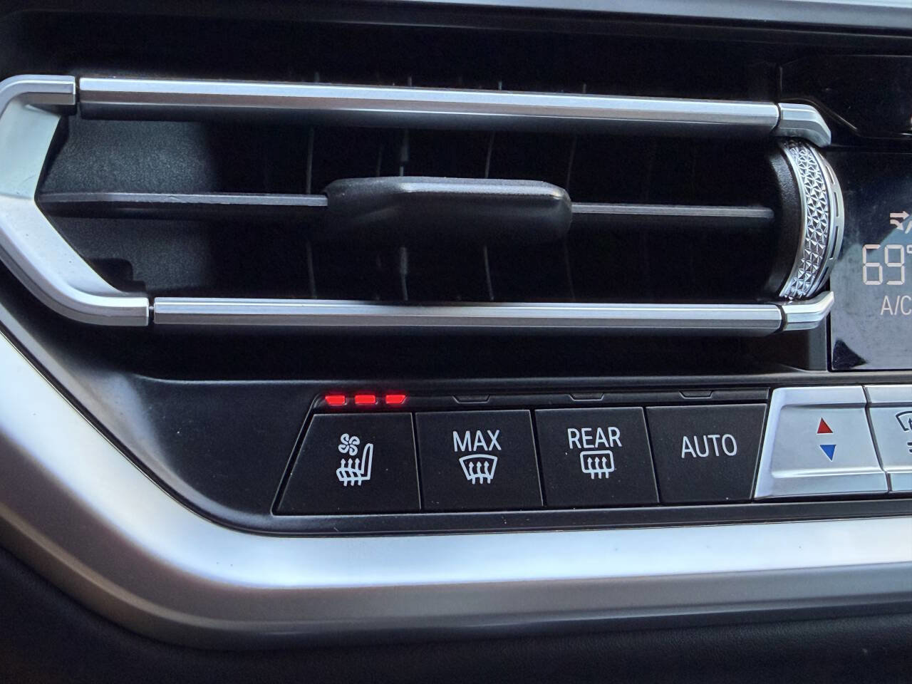 Used 2021 BMW M4 Competition w/ Executive Package RWD image 30