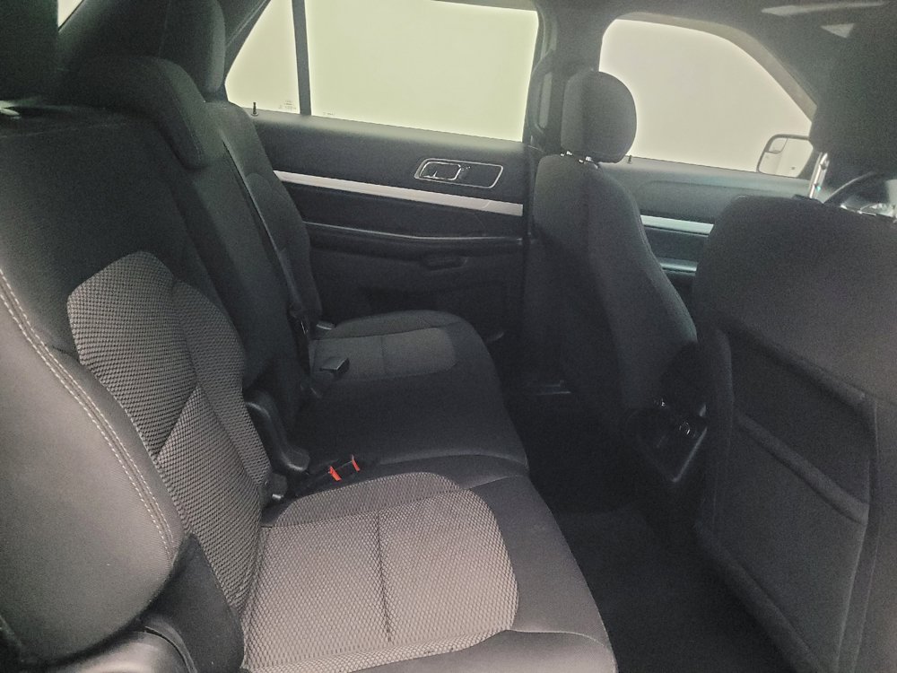 Used 2016 Ford Explorer XLT FWD image 19