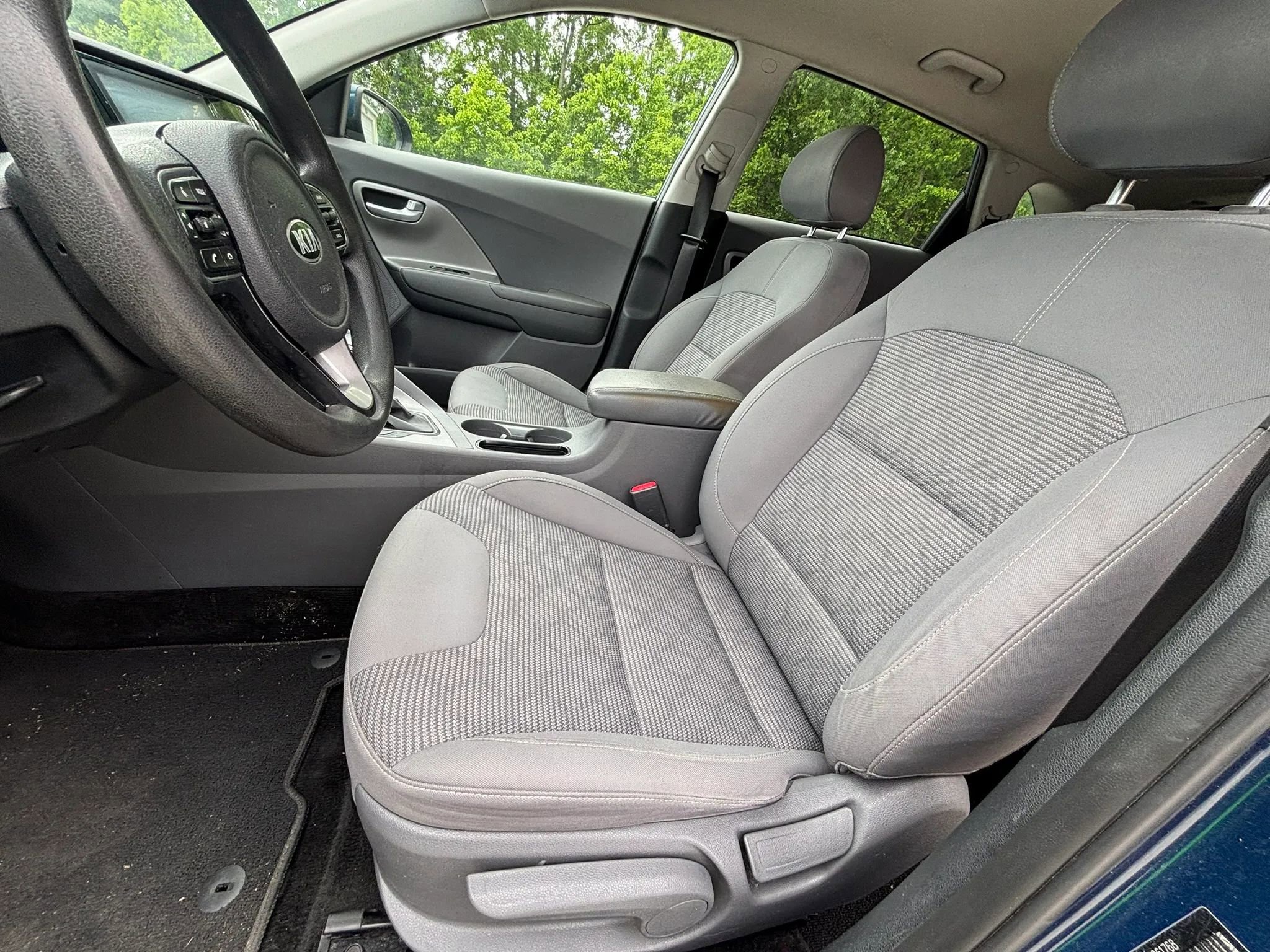 Used 2020 Kia Niro LX FWD image 22