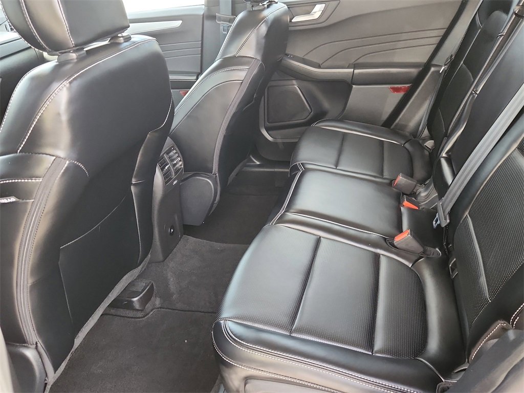 Used 2025 Ford Escape Platinum image 10